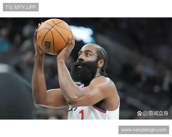 哈登谈最后一投被犯规的预感与比赛混乱局面