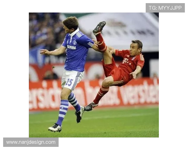 维卡里奥承认失误导致第二个丢球本想大脚解围却踢疵了